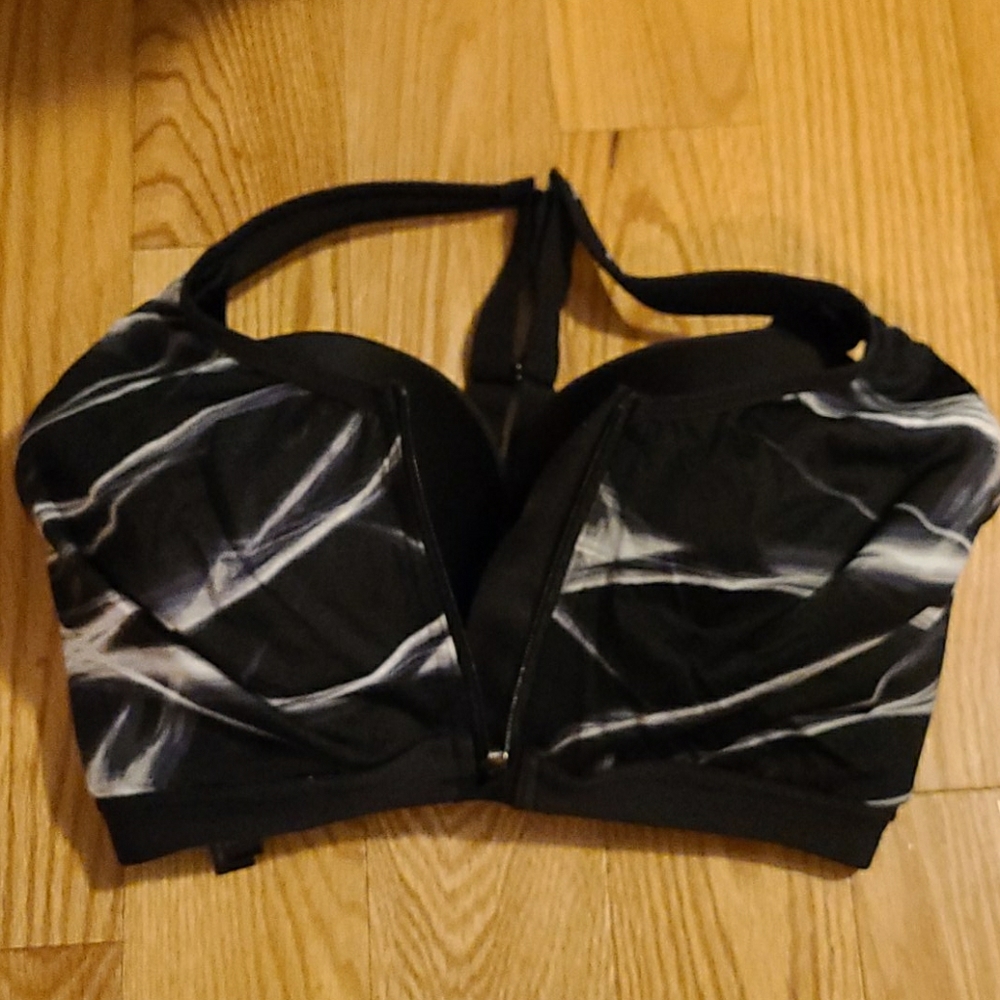 Victoria's Secret 32DDD Knockout sports bra